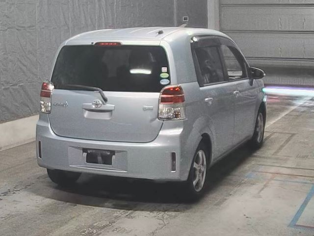 TOYOTA SPADE 2013