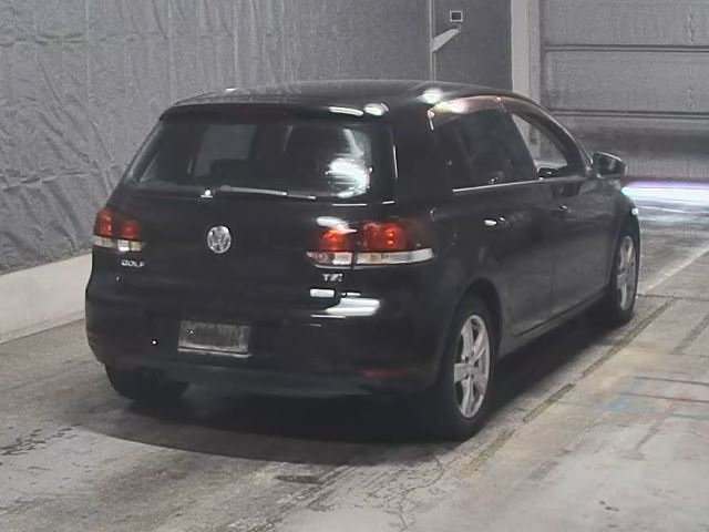 VOLKSWAGEN GOLF 2010