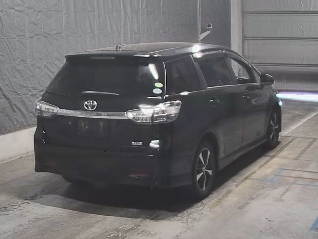 TOYOTA WISH 2013