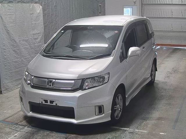 HONDA FREED 2015