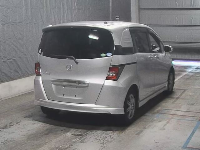 HONDA FREED 2015