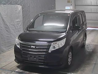 TOYOTA NOAH 2016