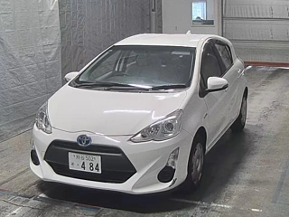 TOYOTA AQUA 2015