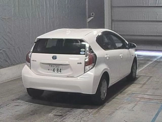 TOYOTA AQUA 2015