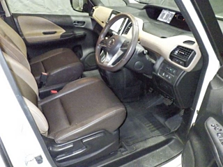 NISSAN SERENA 2017