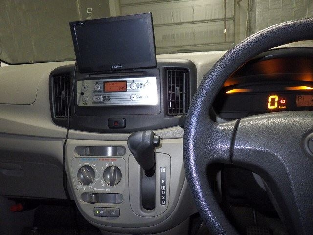 TOYOTA PIXIS EPOCH 2012