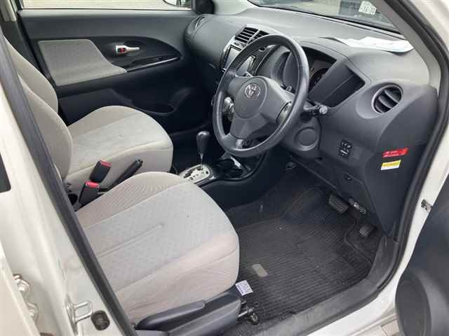 TOYOTA IST 2008