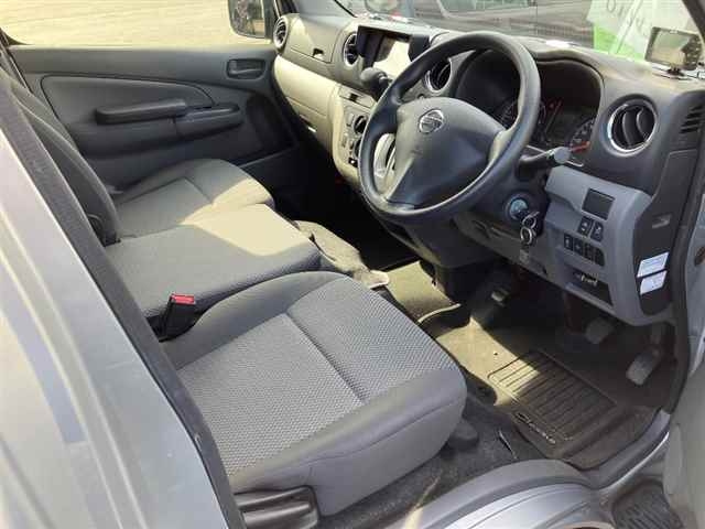 NISSAN CARAVAN VAN 2019