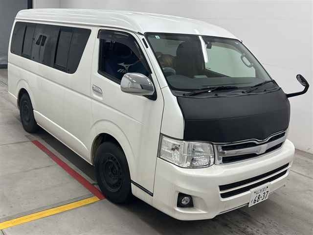 TOYOTA HIACE 2011