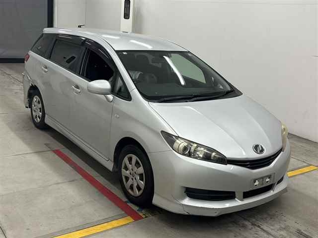 TOYOTA WISH 2010