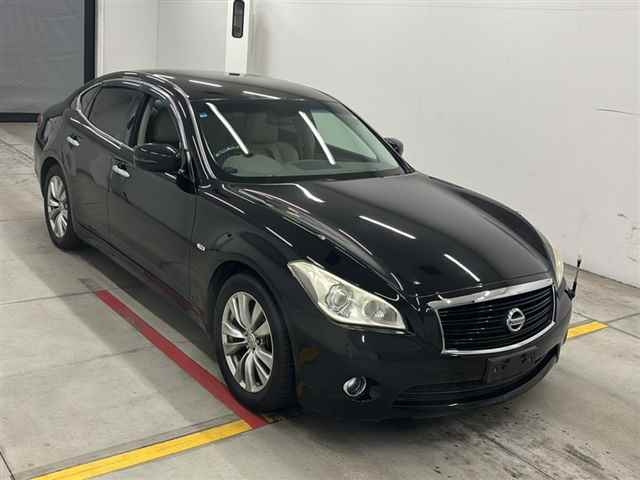 NISSAN FUGA 2010