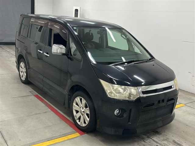 MITSUBISHI DELICA D5 2010