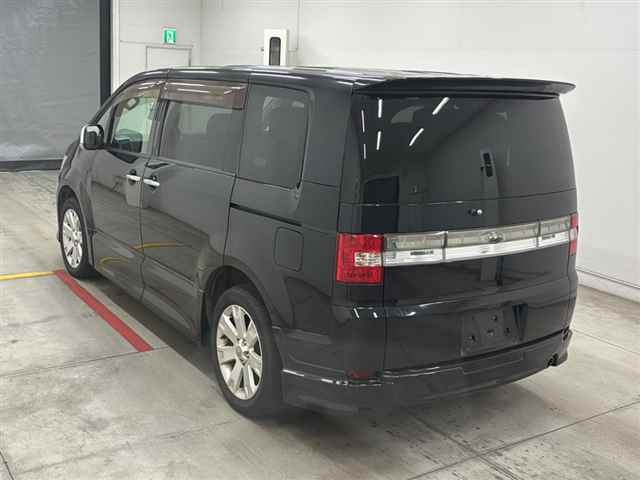 MITSUBISHI DELICA D5 2010