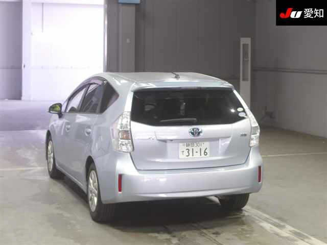 TOYOTA PRIUS ALPHA 2011