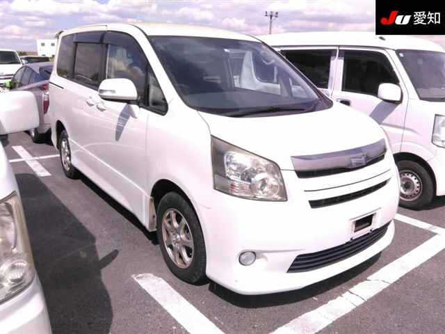 TOYOTA NOAH 2008