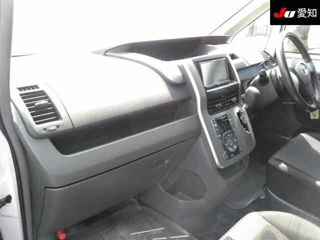 TOYOTA NOAH 2008
