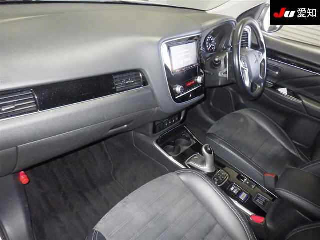 MITSUBISHI OUTLANDER PHEV 2020