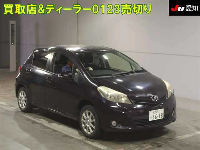TOYOTA VITZ 2013