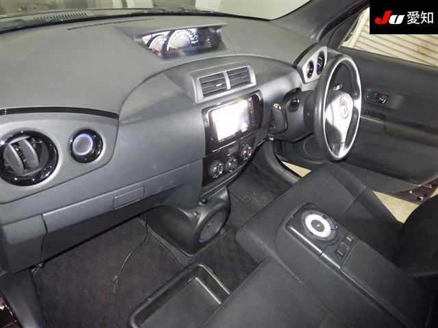 TOYOTA BB 2013