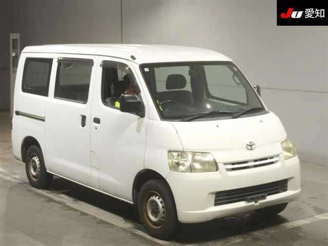 TOYOTA TOWN ACE VAN 2011