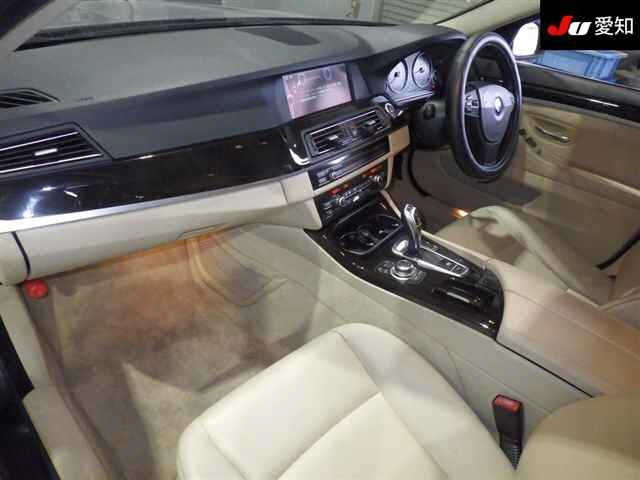 BMW 5 SERIES 2012