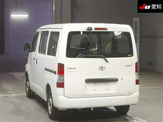 TOYOTA TOWN ACE VAN 2011