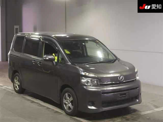 TOYOTA VOXY 2012