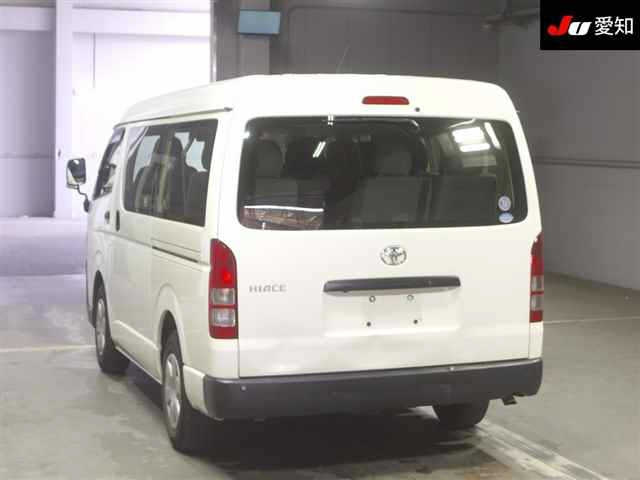 TOYOTA HIACE 2018