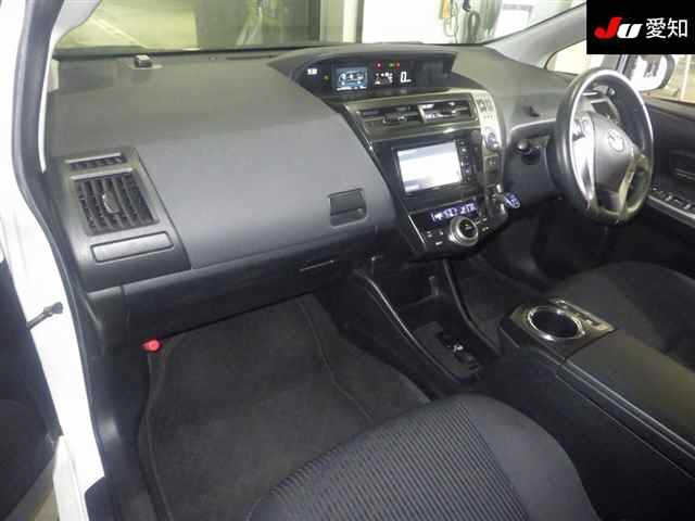 TOYOTA PRIUS ALPHA 2020