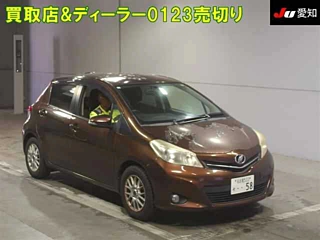 TOYOTA VITZ 2011