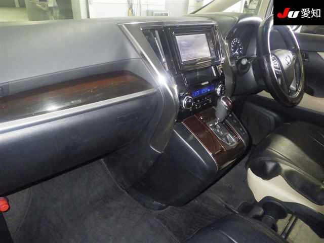 TOYOTA VELLFIRE 2017