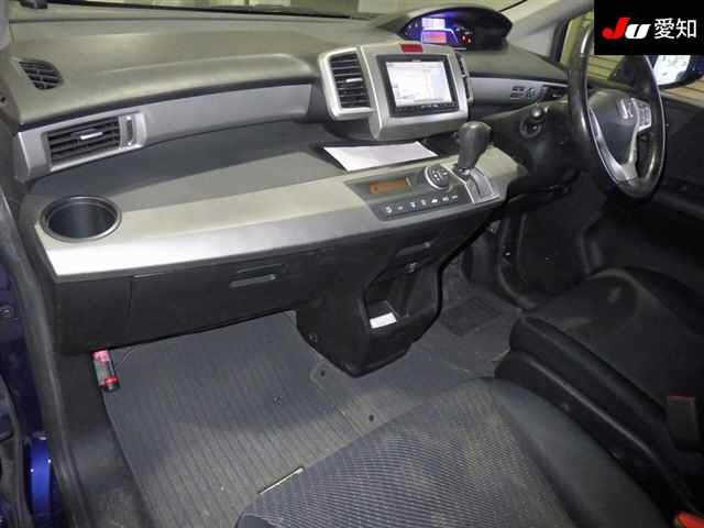 HONDA FREED 2011