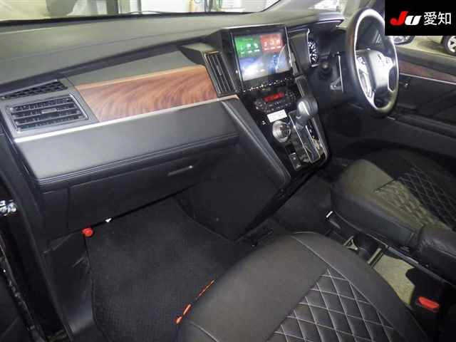 MITSUBISHI DELICA D5 2023