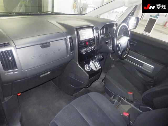 MITSUBISHI DELICA D5 2018