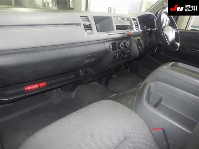 TOYOTA HIACE 2009