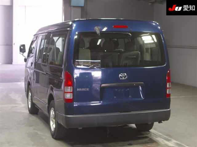 TOYOTA HIACE 2009