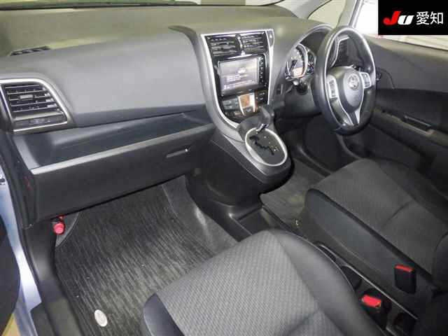 TOYOTA RACTIS 2014