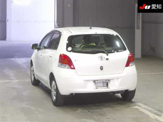 TOYOTA VITZ 2010