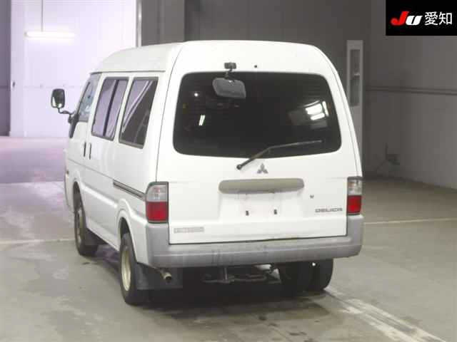 MITSUBISHI DELICA 2009