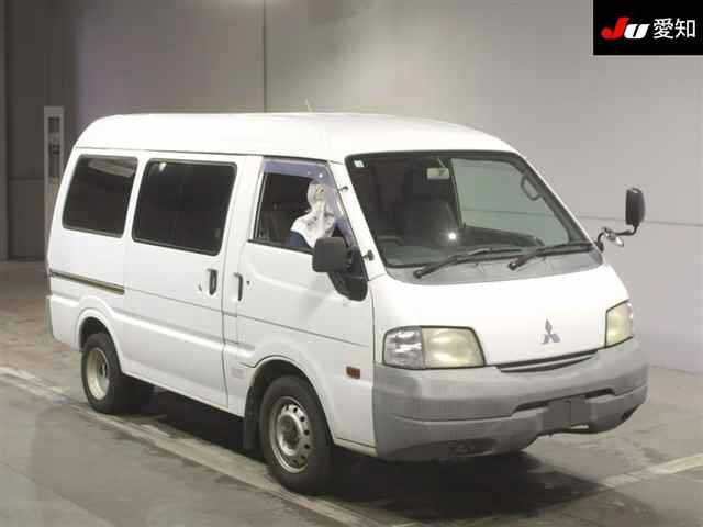 MITSUBISHI DELICA 2009