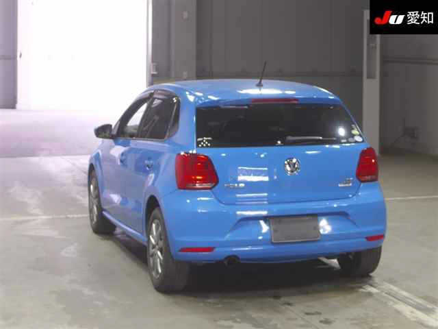 VOLKSWAGEN POLO 2015