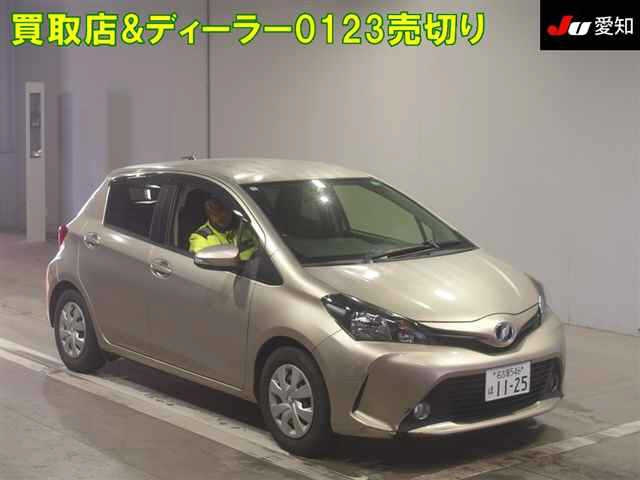 TOYOTA VITZ 2015