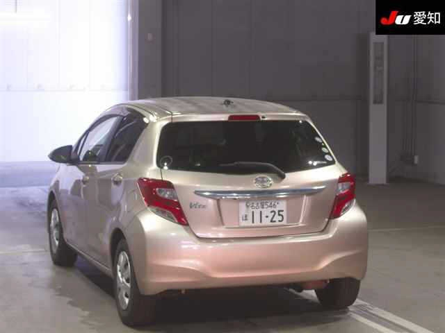 TOYOTA VITZ 2015