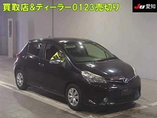 TOYOTA VITZ 2015