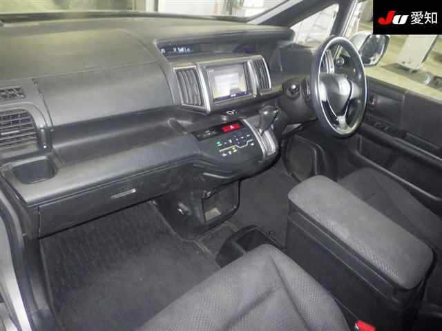 HONDA STEP WAGON 2011