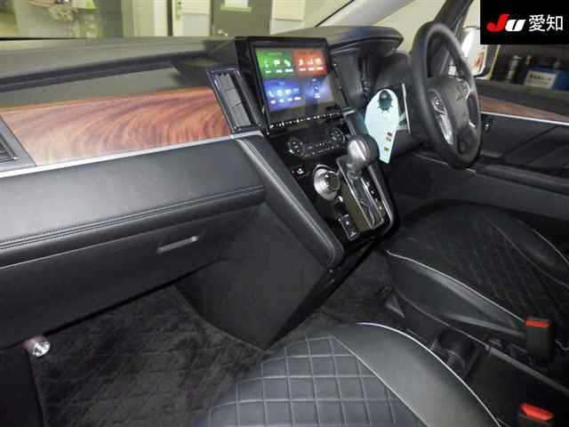 MITSUBISHI DELICA D5 2021
