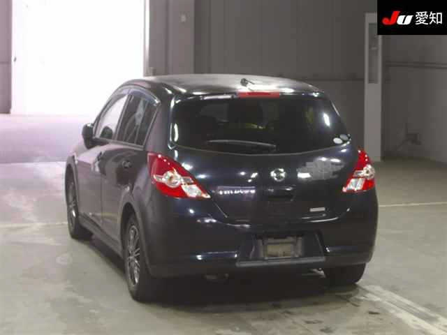 NISSAN TIIDA 2011