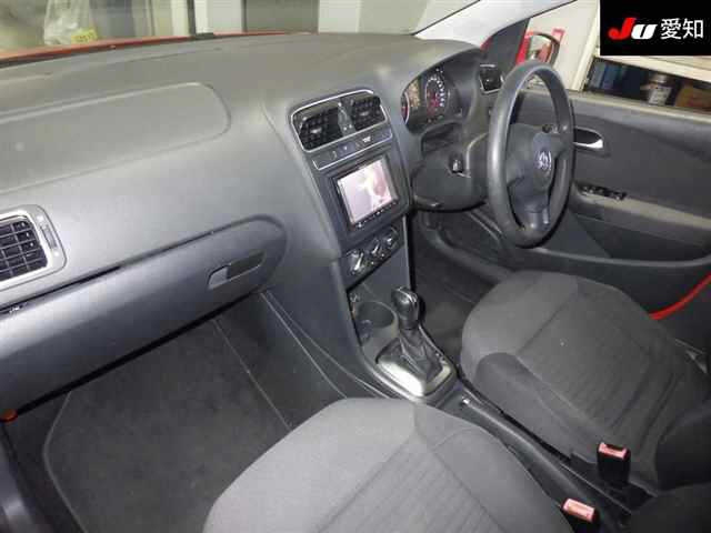 VOLKSWAGEN POLO 2011
