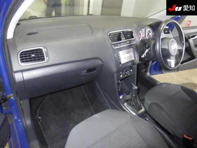 VOLKSWAGEN POLO 2013