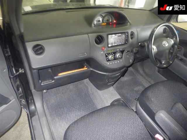 TOYOTA SIENTA 2012